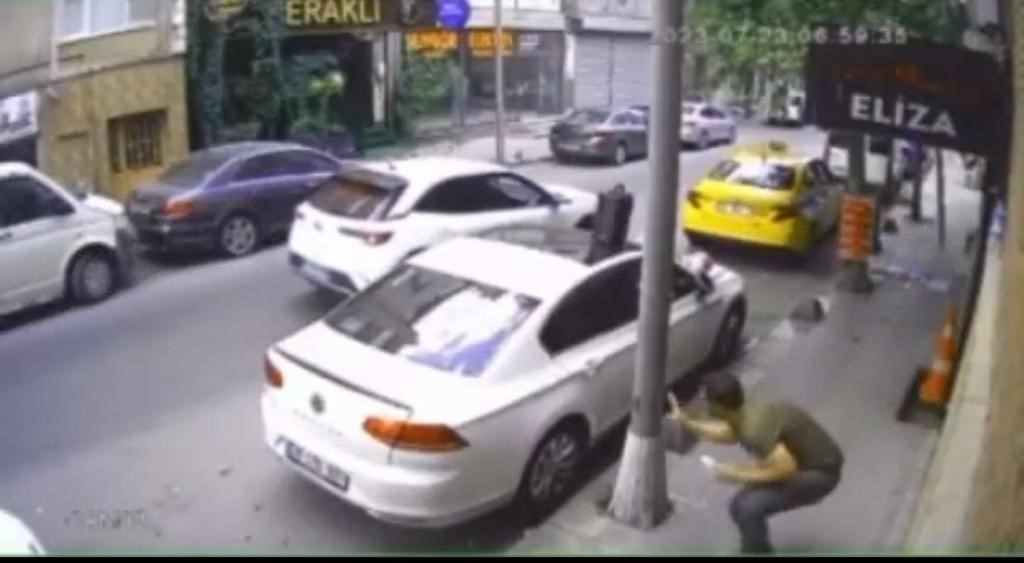 Bayrampaşa’da köfteci dükkanını kurşun yağmuruna tutan şüpheli kamerada