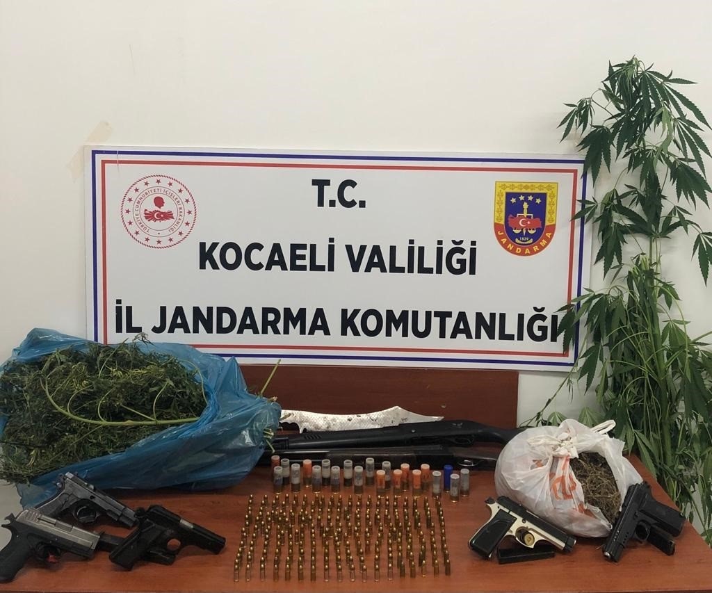 Kocaeli’de jandarmadan uyuşturucu operasyonu: 3 gözaltı