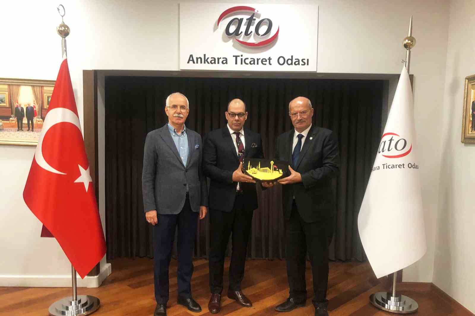 Polonya Büyükelçisi Rauf Alp Denktaş, ATO Başkanı Gürsel Baran’ı ziyaret etti