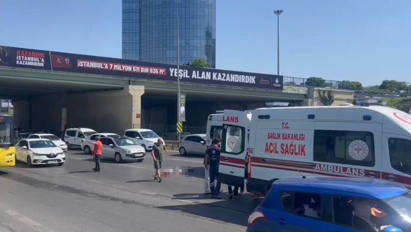Maltepe E-5’te yolun karşısına geçmek isteyen yaşlı adam canından oldu