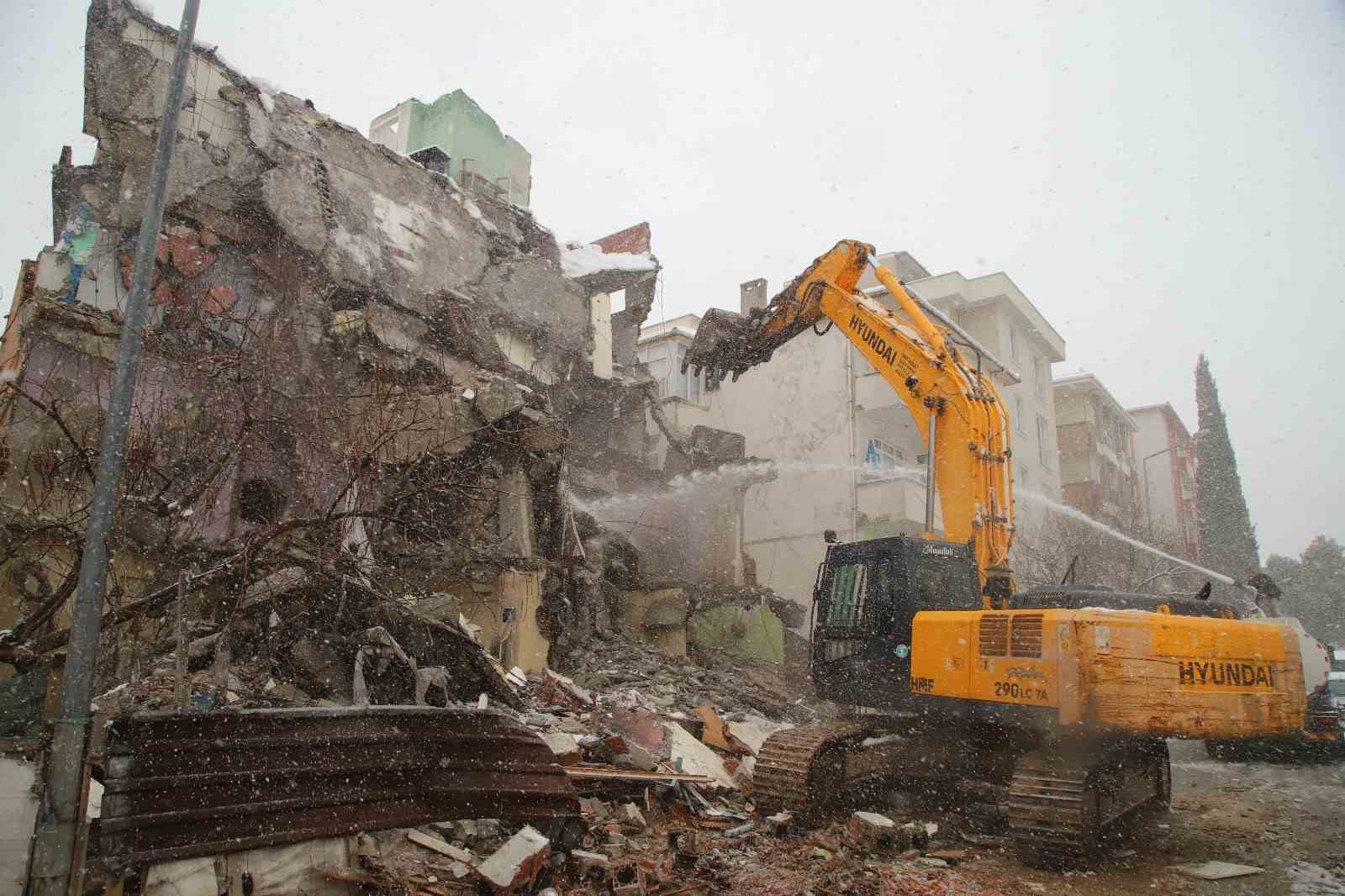 Kartal’da yıkımlar kontrol altında