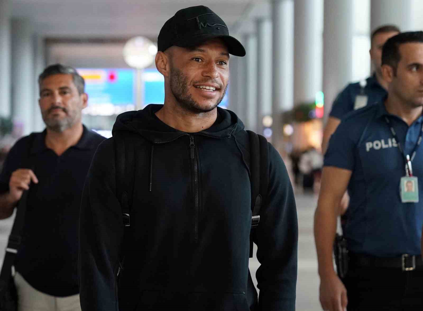 Alex Oxlade-Chamberlain, İstanbul’a geldi