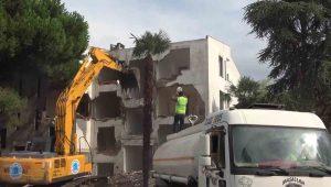 Tuzla’da Marmados Sitesi, kentsel dönüşüm çerçevesinde yıkıldı