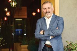 Dr. Ömer Faik Sağun: “Horlama evliliği bitiriyor”