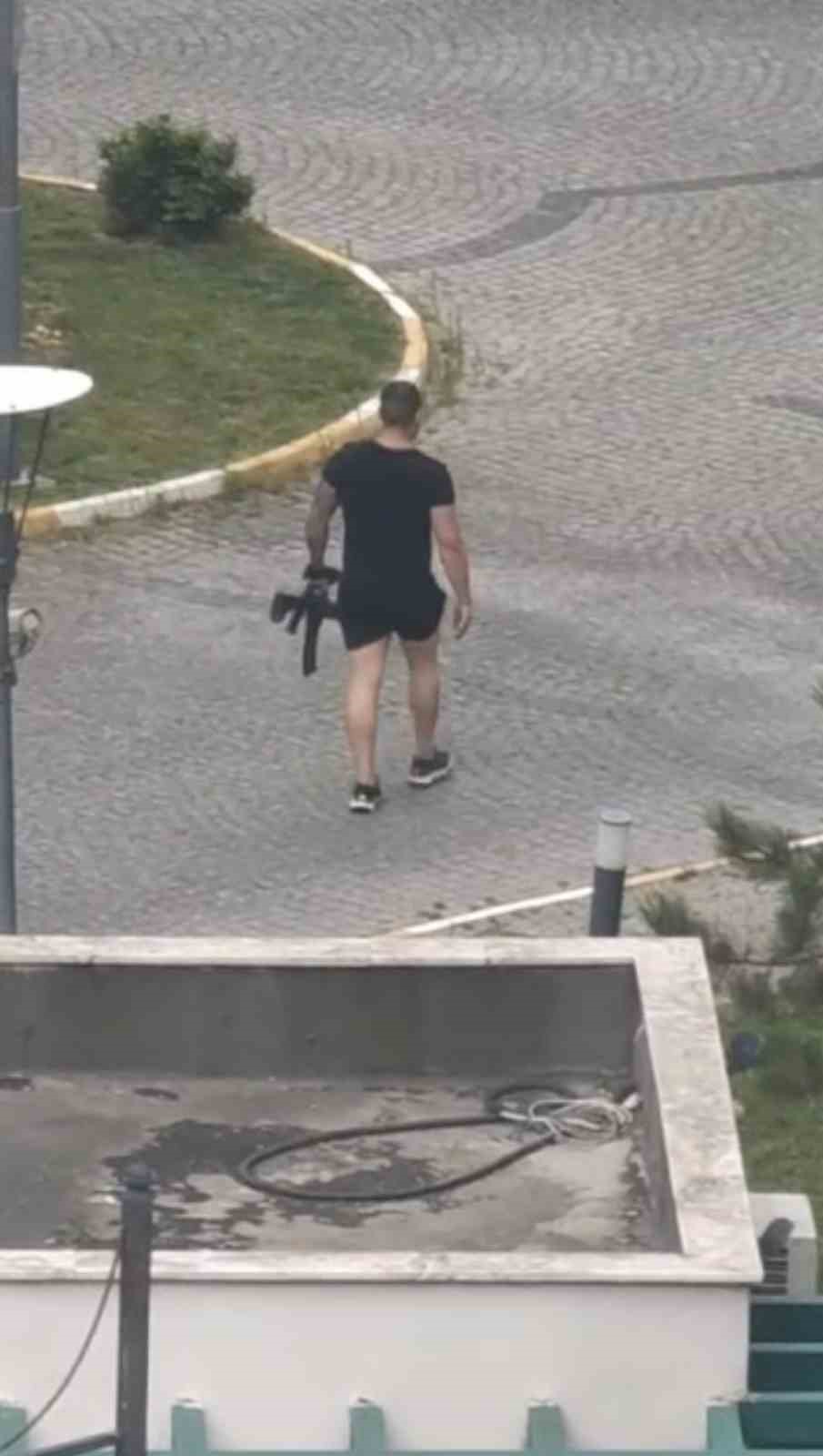 Esenyurt’ta kuaföre pompalı tüfekli saldırı