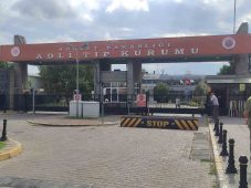 Küçükçekmece’deki silahlı saldırıda hayatını kaybeden şahsın cenazesi Adli Tıp Kurumu’ndan teslim alındı