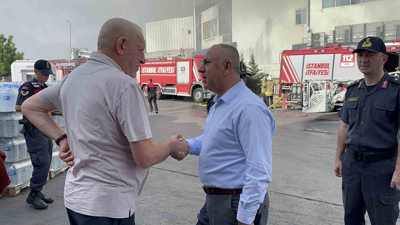 Arnavutköy’de cam fabrikasında çıkan yangın 13 saat sonra kontrol altına alındı