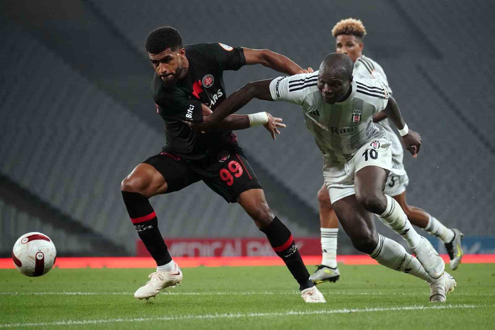 Trendyol Süper Lig: Fatih Karagümrük: 0 – Beşiktaş: 0 (İlk yarı)