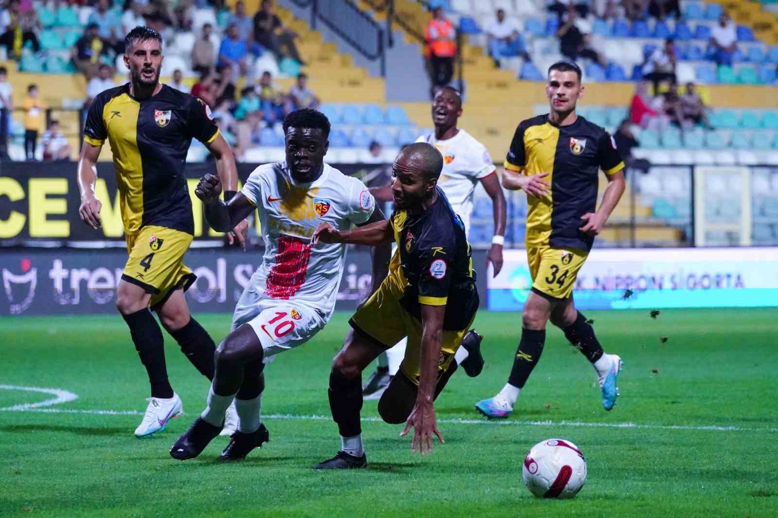 Trendyol Süper Lig: İstanbulspor: 0 – Kayserispor: 0 (İlk yarı)