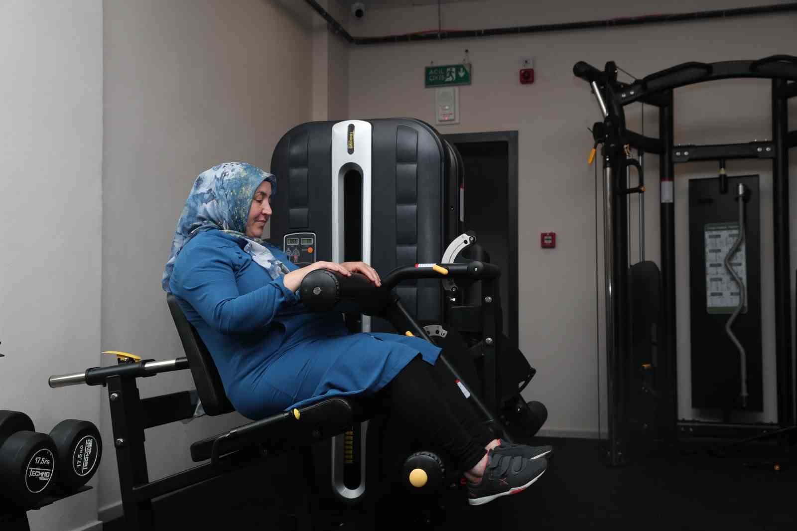 55 yaşındaki kadın Vefahane’de yaptığı sporla bastonunu attı