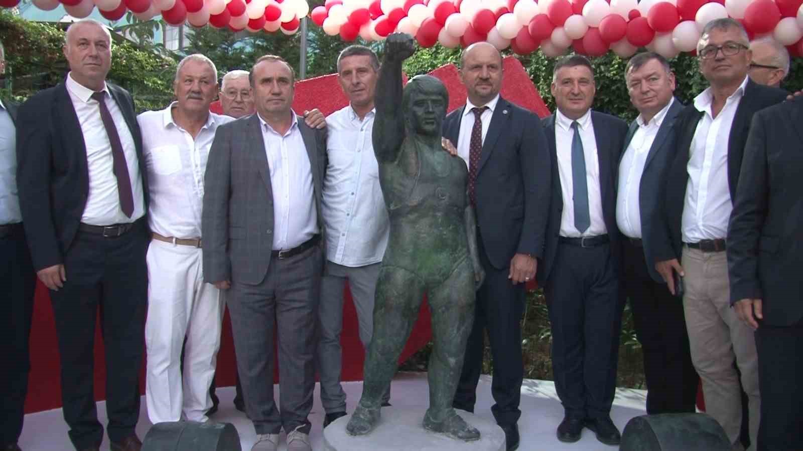 Kartal’da Naim Süleymanoğlu Parkı yeni yüzüyle açıldı