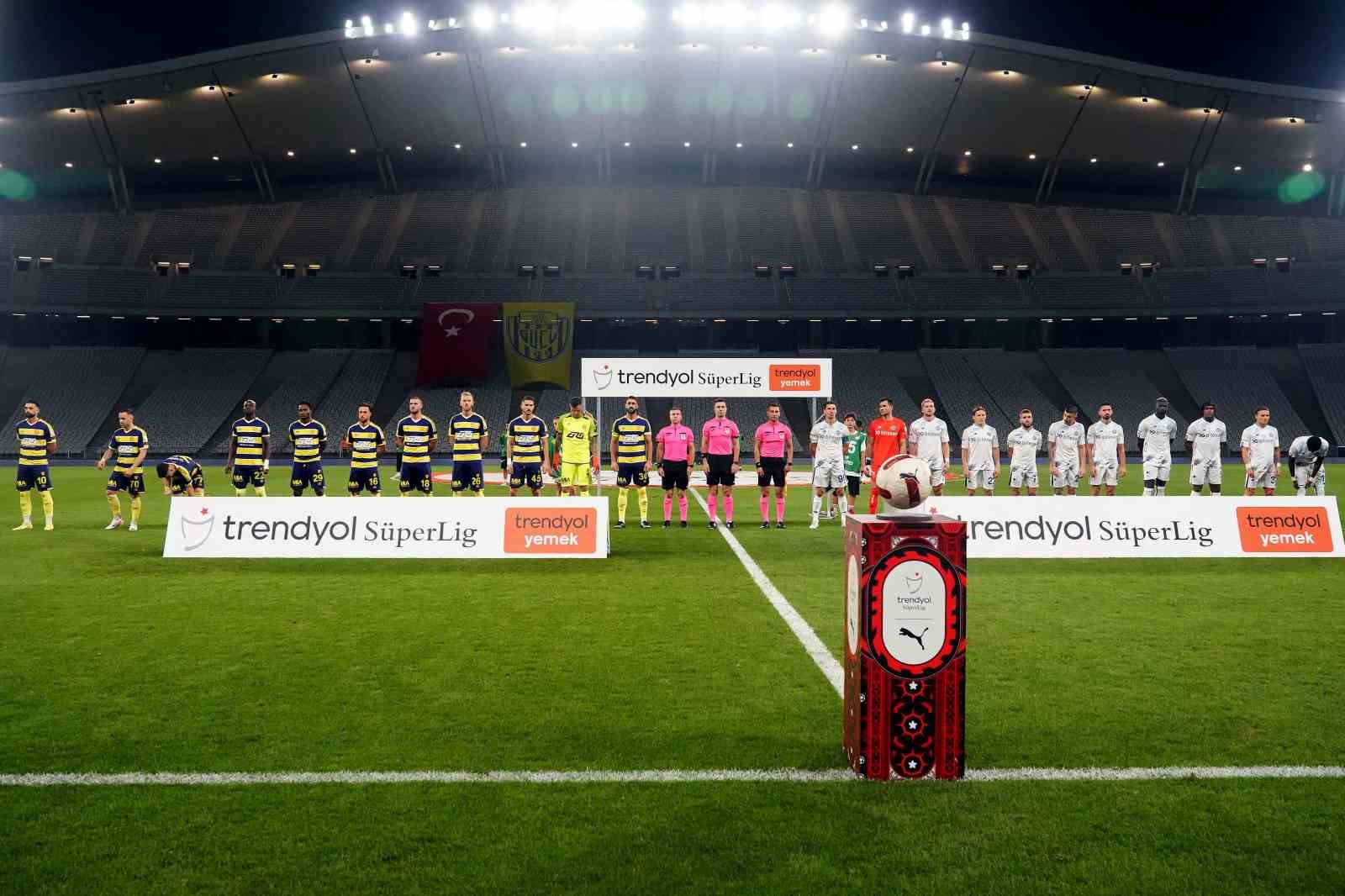 Trendyol Süper Lig: MKE Ankaragücü: 1 – Adana Demirspor: 1 (İlk yarı)