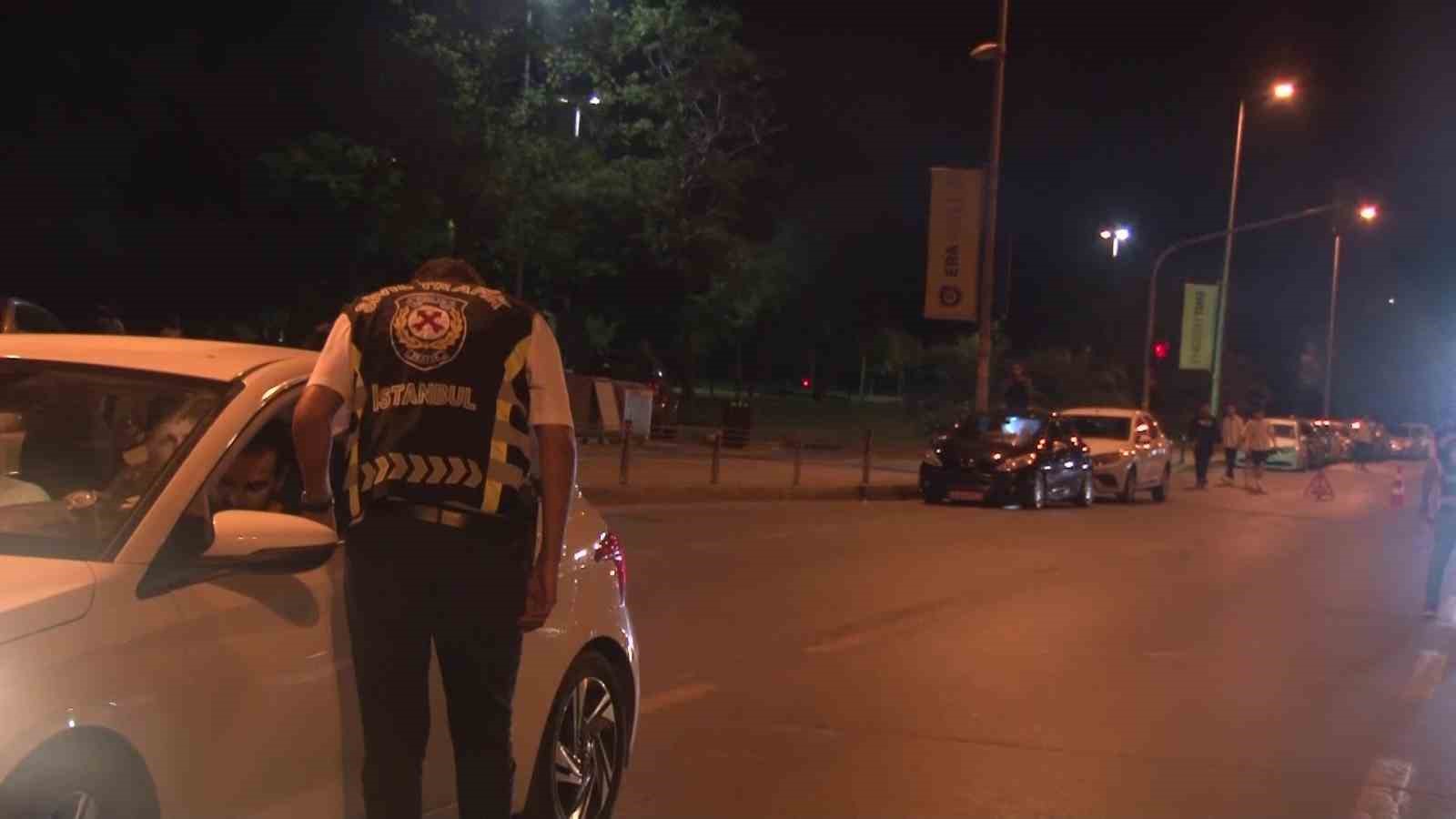 Denetimde alkollü çıkan ve ceza yiyen sürücüler, hırslarını basın mensuplarından çıkardı