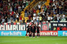 Trendyol Süper Lig: Fatih Karagümrük: 1 – MKE Ankaragücü:0 (İlk yarı)