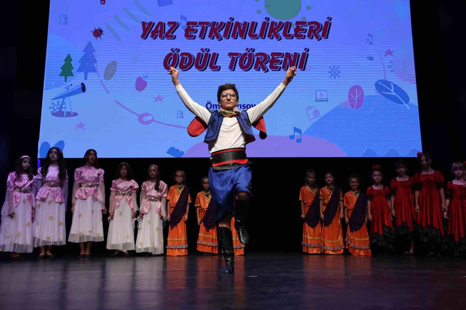 Zeytinburnu Belediyesi’nin düzenlendiği “Yaz ekinlikleri” ödül töreniyle tamamlandı