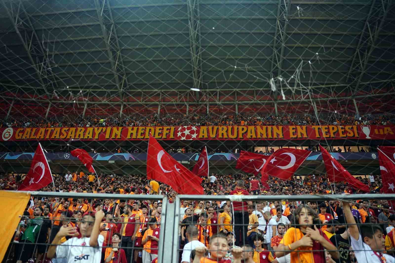 Galatasaray – Molde maçını 47 bin 845 seyirci izledi