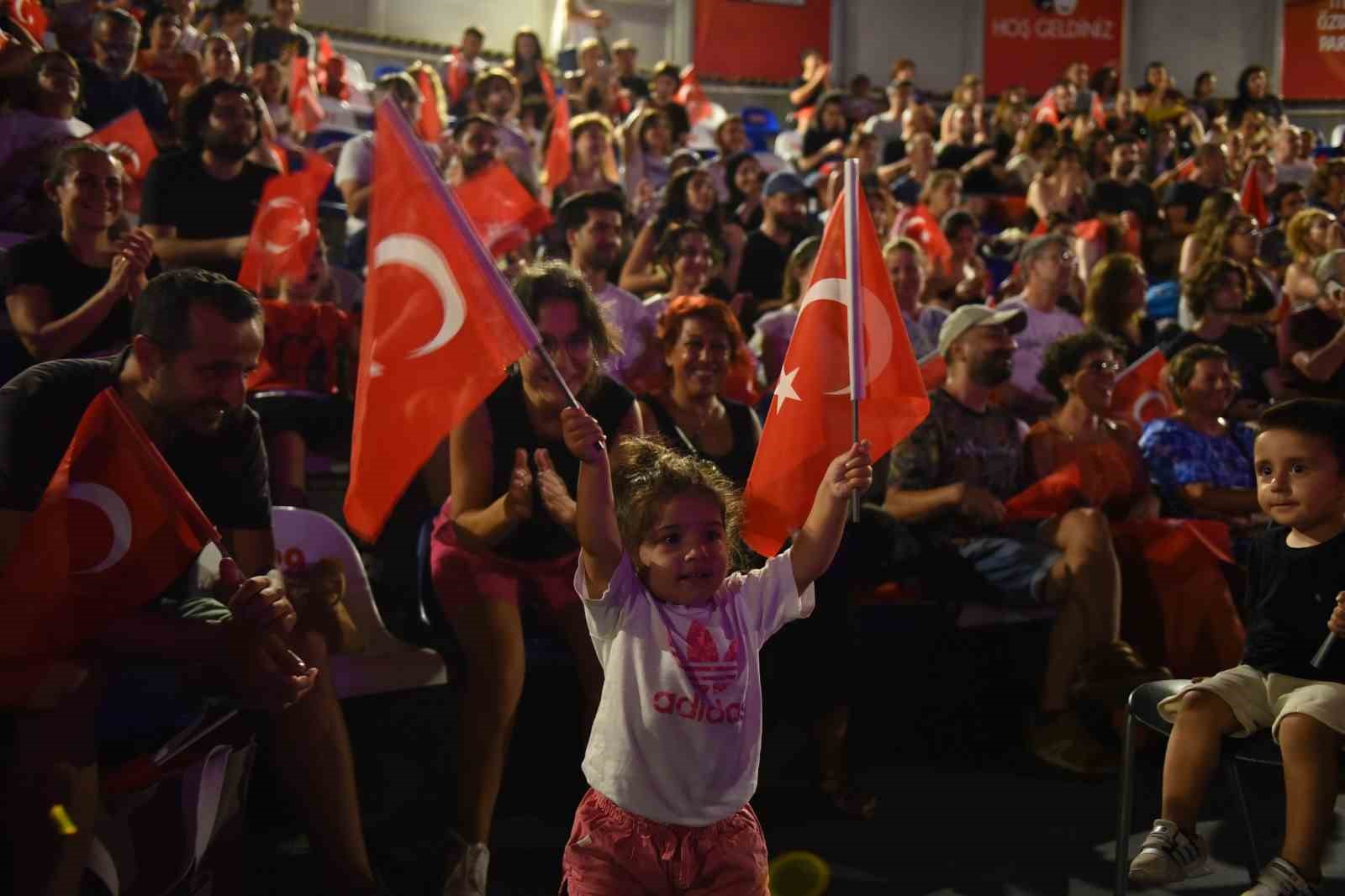 Başkan Odabaşı: “Hiç kimse Kadıköy’de ne içildiğine, ne giyildiğine karışamaz”
