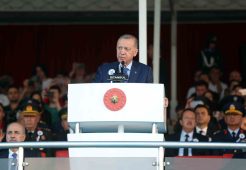 Cumhurbaşkanı Erdoğan: ”Artık kendi insanlı ve insansız savaş uçaklarını geliştirip üretebilen bir ülke haline geldik”