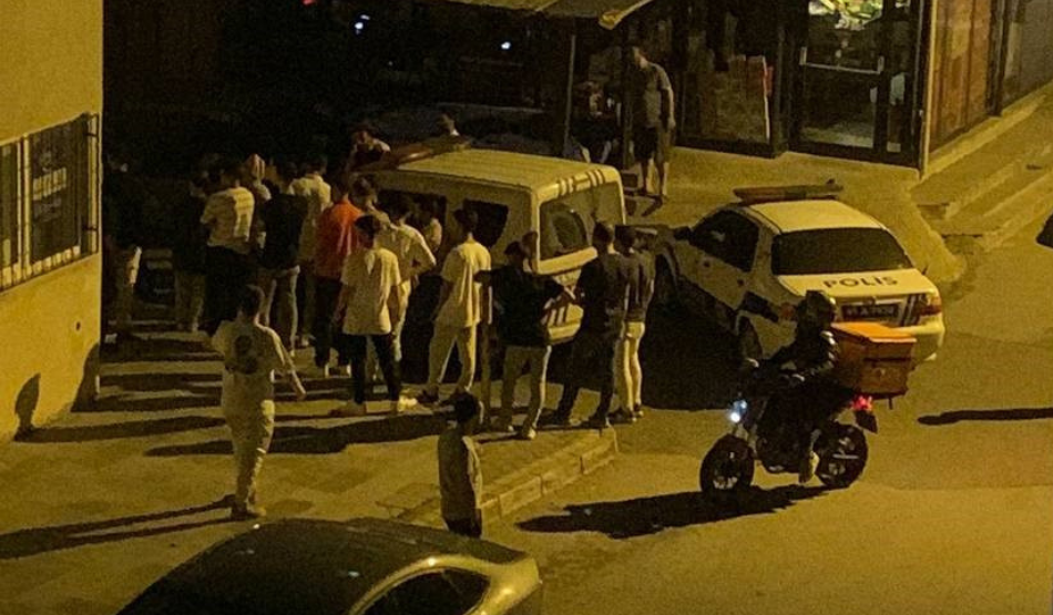 Darıca'da "Laf atma" iddiası ortalık karıştırdı Darıca'da "Laf atma" iddiası ortalık karıştırdı