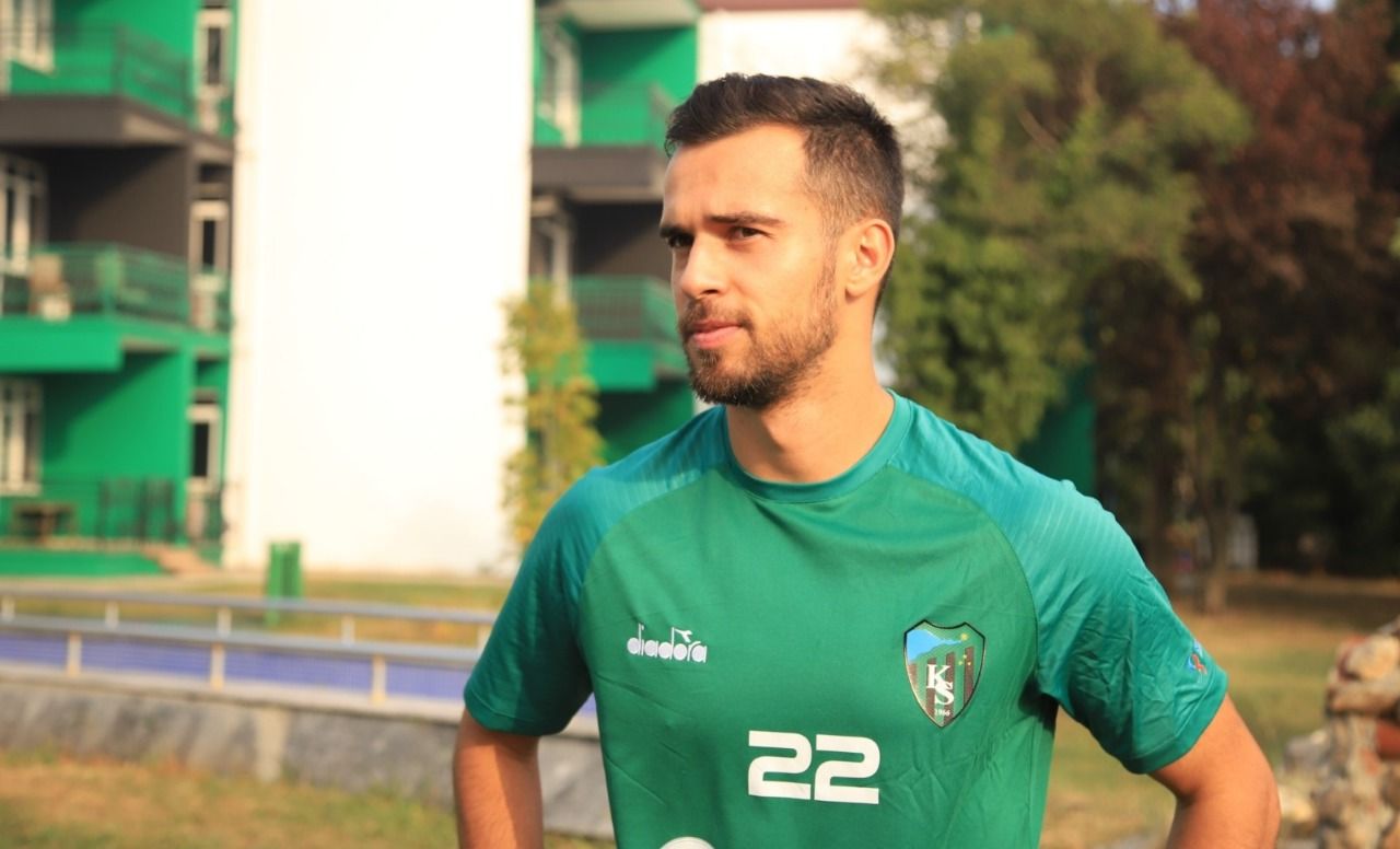 Eski Fenerbahçeli Barış Alıcı Kocaelispor'da! Eski Fenerbahçeli Barış Alıcı Kocaelispor'da!