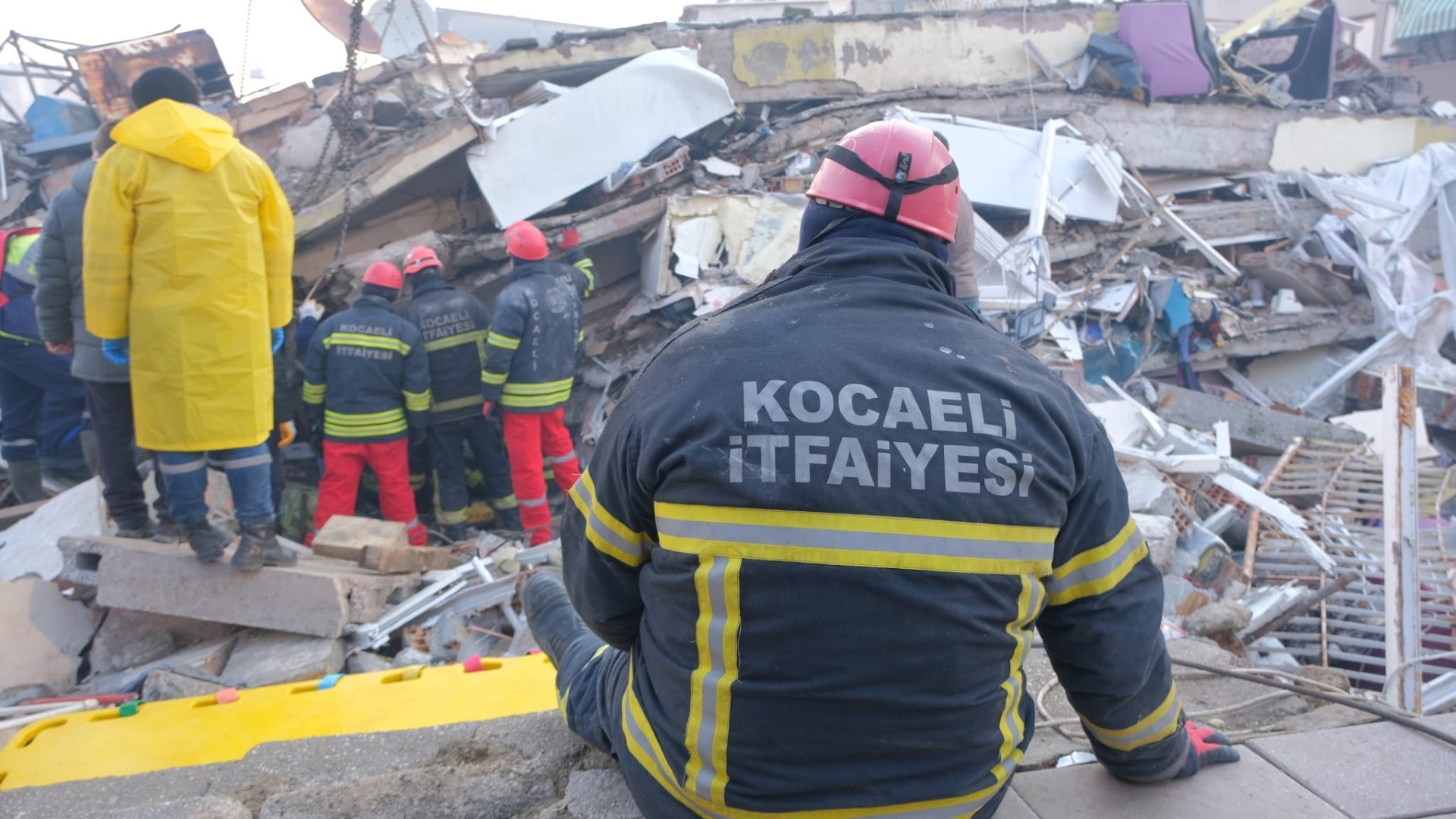 Yıkıntıların arasından doğan şehir: "Kocaeli" Yıkıntıların arasından doğan şehir: "Kocaeli"