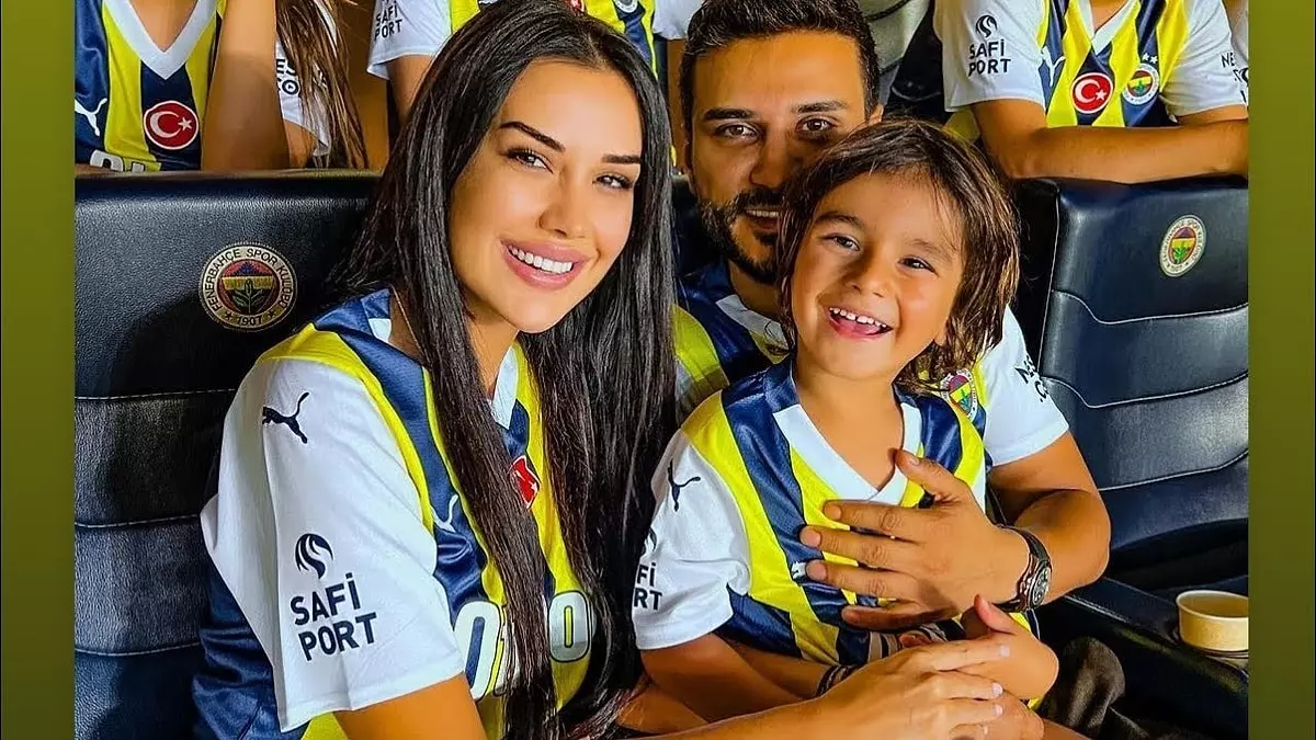 Sosyal medya fenomeni Dilan Polat, Fenerbahçe'nin resmi sponsoru oldu Sosyal medya fenomeni Dilan Polat, Fenerbahçe'nin resmi sponsoru oldu