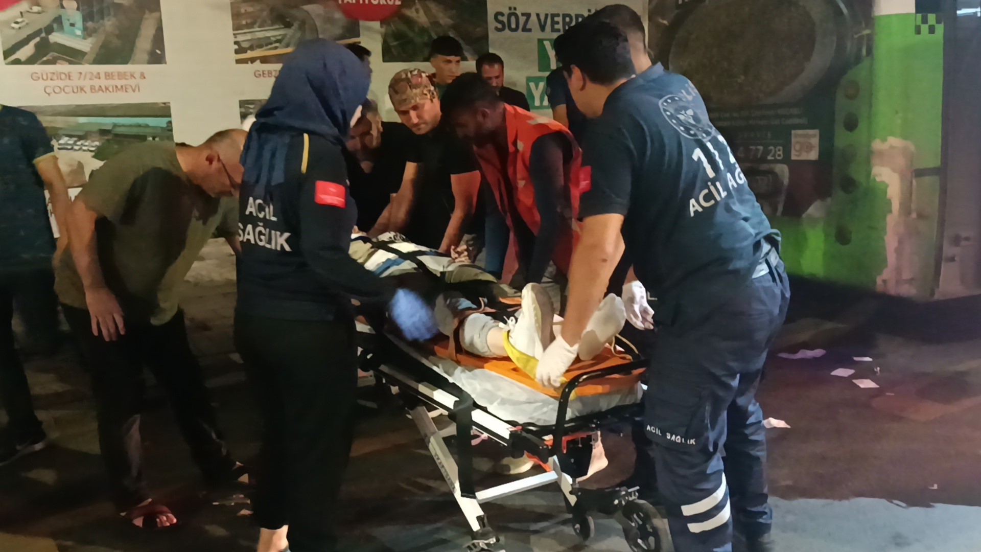 Gebze'de motosikletle çarpışan otomobilin kaçtığı kaza kamerada Gebze'de motosikletle çarpışan otomobilin kaçtığı kaza kamerada