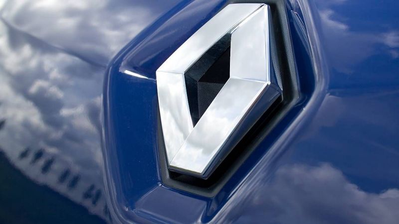2011 model Renault marka araç icradan satılıktır