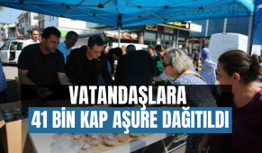 Vatandaşlara 41 bin kap aşure dağıtıldı