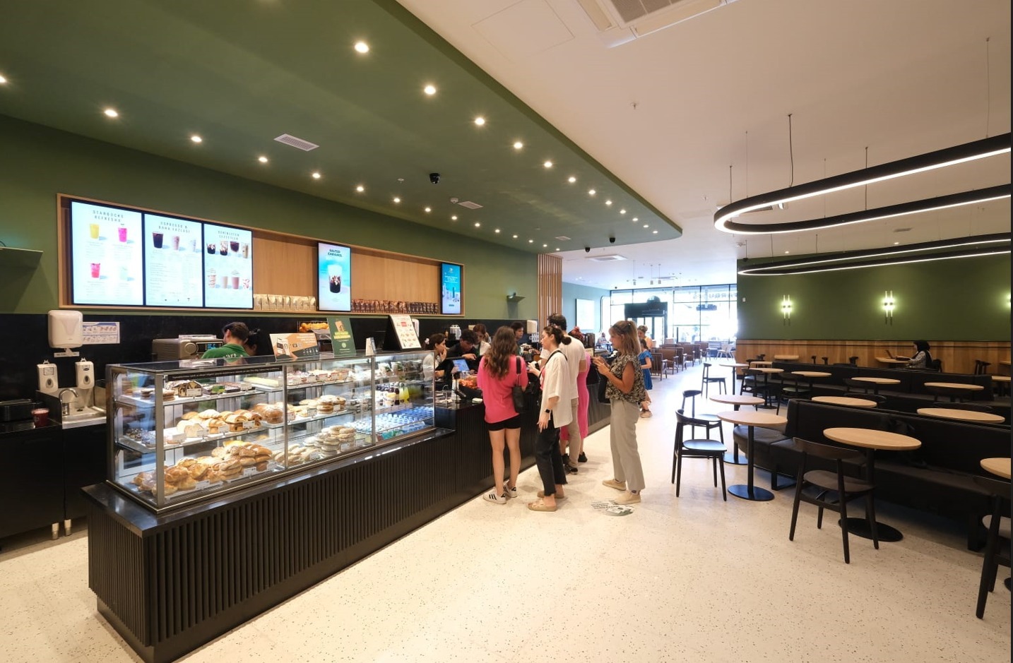 Merakla beklenen gün geldi! Gebze Center'da Starbucks açıldı Merakla beklenen gün geldi! Gebze Center'da Starbucks açıldı