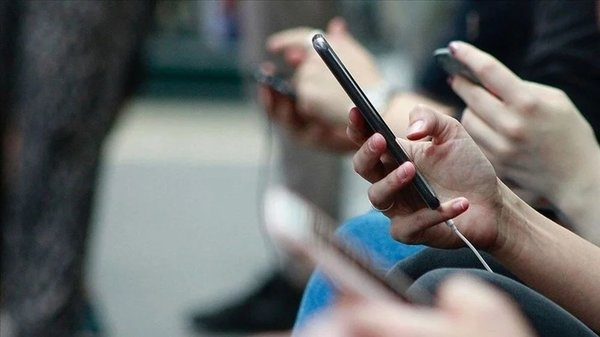 Gençlere vergisiz telefon! Hangi modellerde indirim planlanıyor?