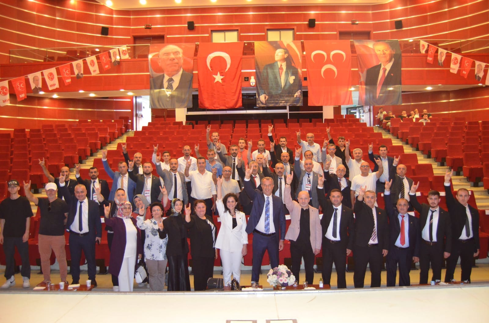 MHP’de Ali Yalsız seçilmiş başkan! MHP’de Ali Yalsız seçilmiş başkan!