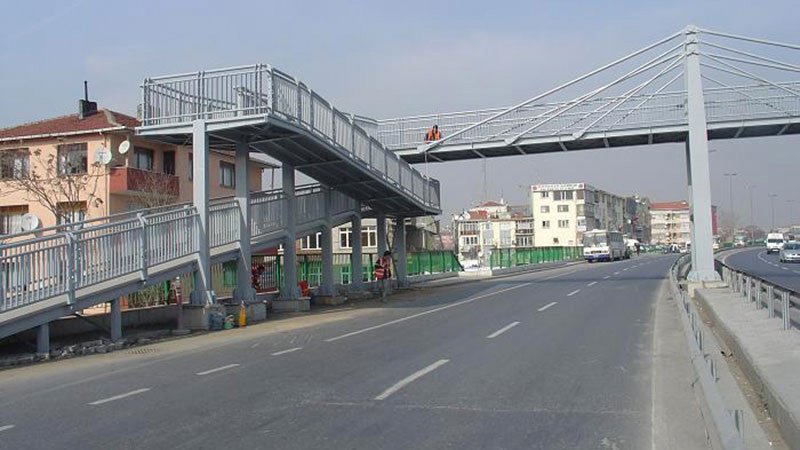Yaya üst geçit inşaatı yaptırılacaktır