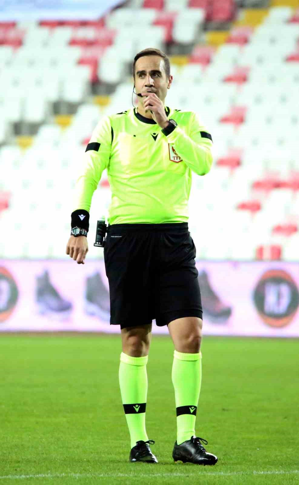 Beşiktaş – Sivasspor maçının VAR hakemi Serkan Tokat oldu