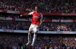 Arsenal, Manchester United karşısında uzatmalarda güldü