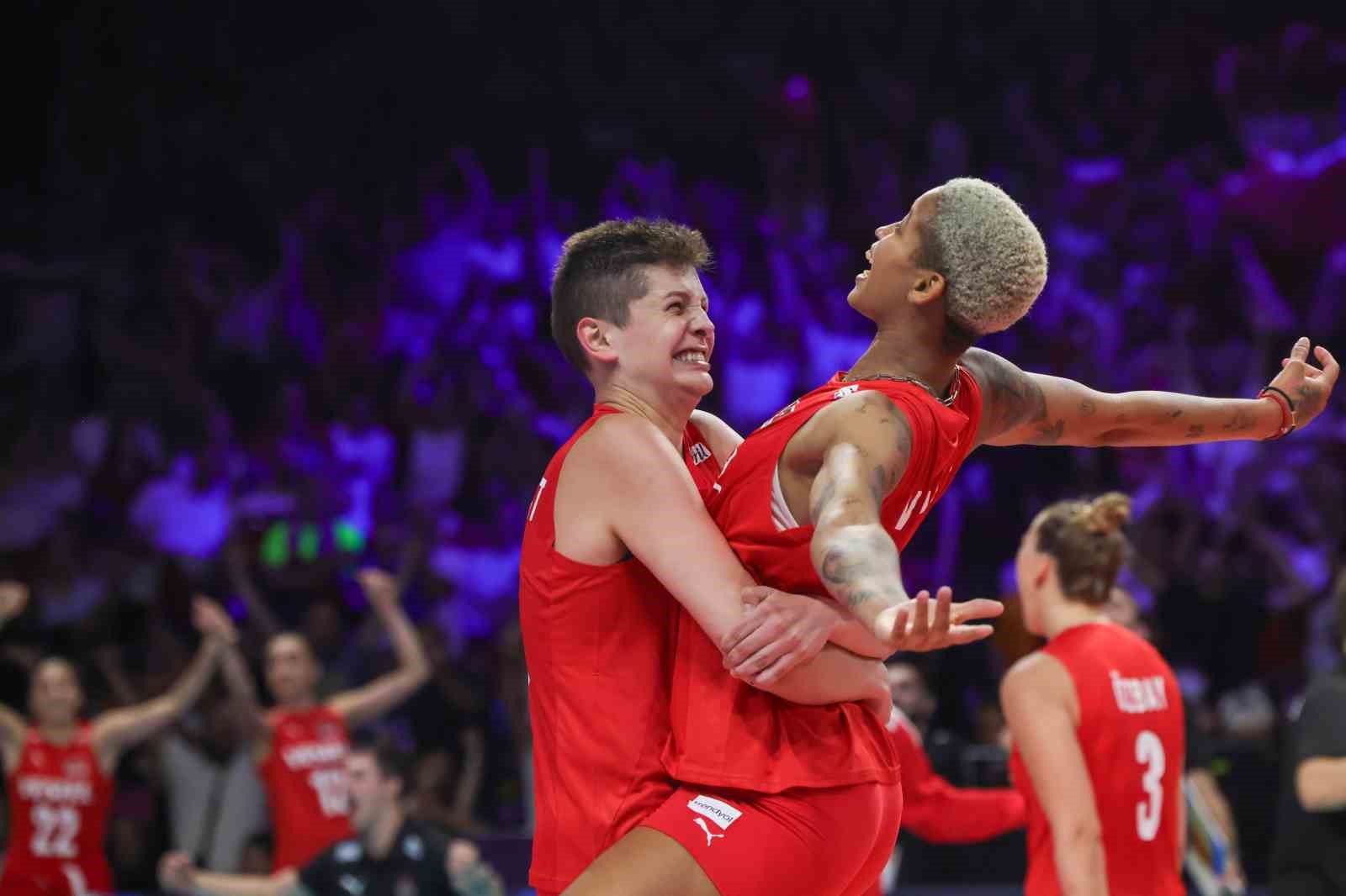 A Milli Kadın Voleybol Takımı, 2023 CEV Avrupa Voleybol Şampiyonası Finali’nde Sırbistan’ı 3-2 mağlup ederek ilk kez şampiyon oldu.