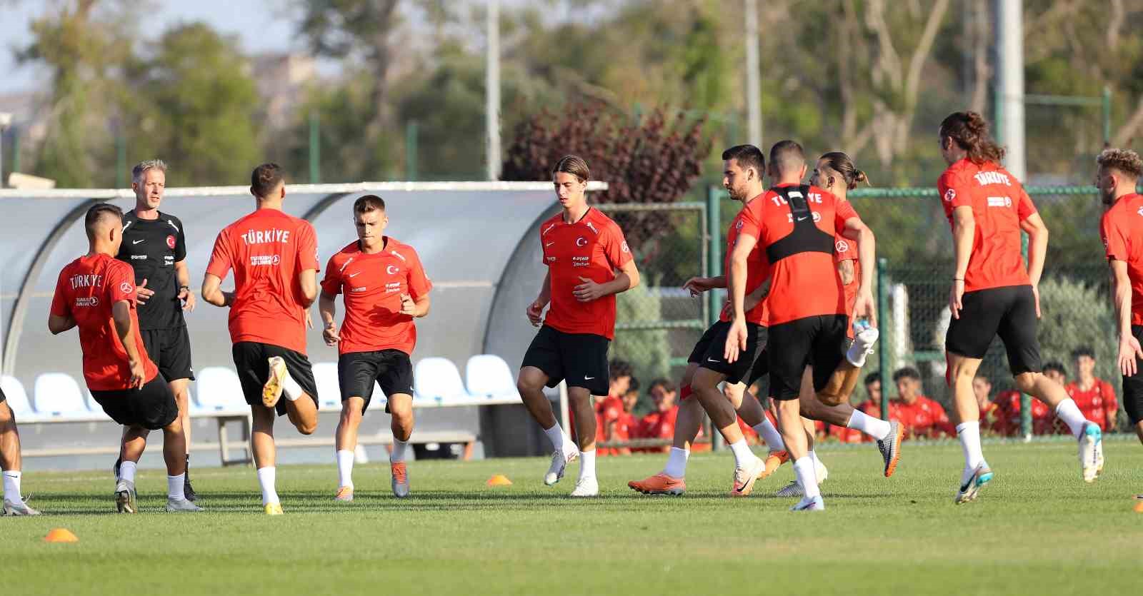 A Milli Futbol Takımı, Ermenistan maçı hazırlıklarını sürdürdü