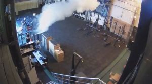 Ataşehir’de spor salonundaki yangının çıkış anı kamerada