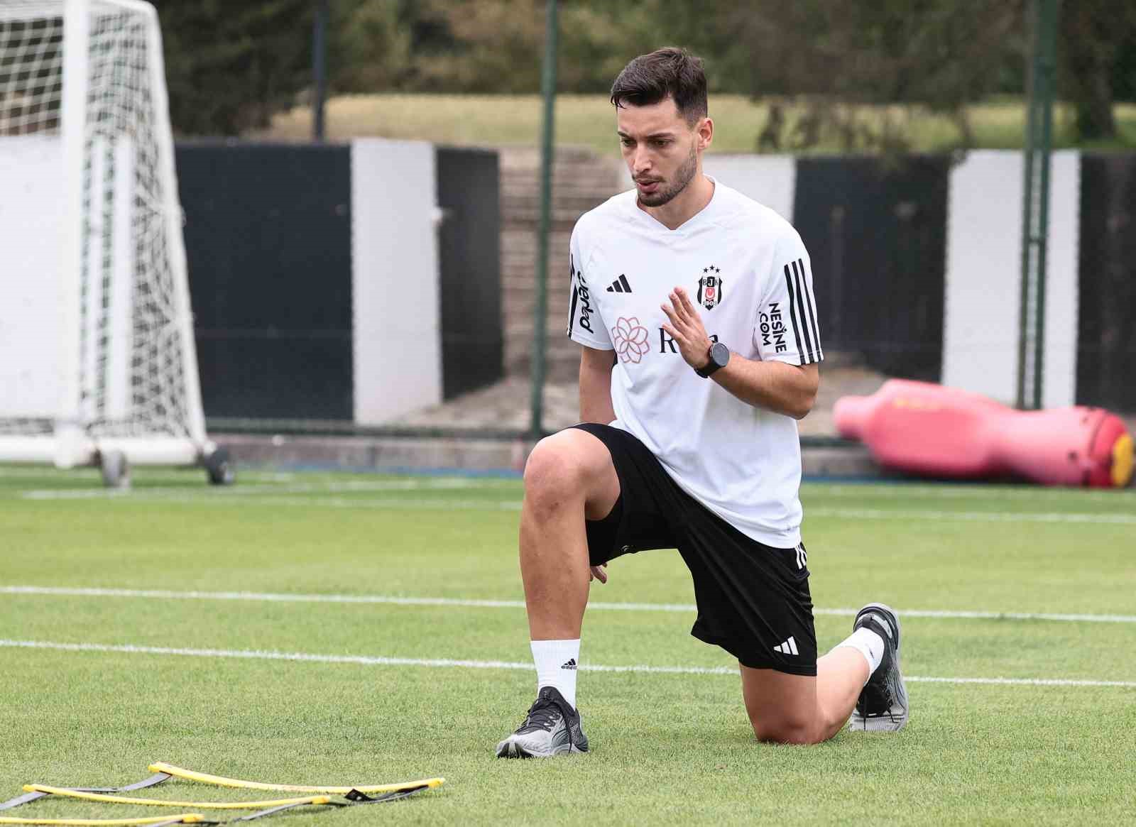 Beşiktaş’ta Tayyip Talha Sanuç, bireysel antrenmanlara başladı