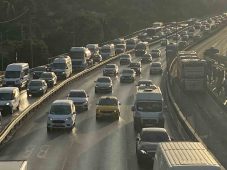 İstanbul’da okulların açılmasıyla trafik yoğunluğu arttı