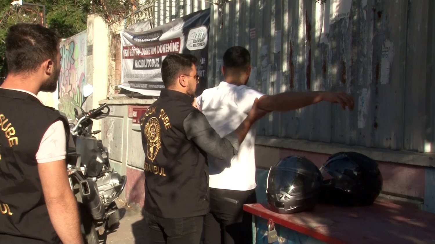 Esenyurt’ta okul önleri ve çevresinde sıkı polis denetimi