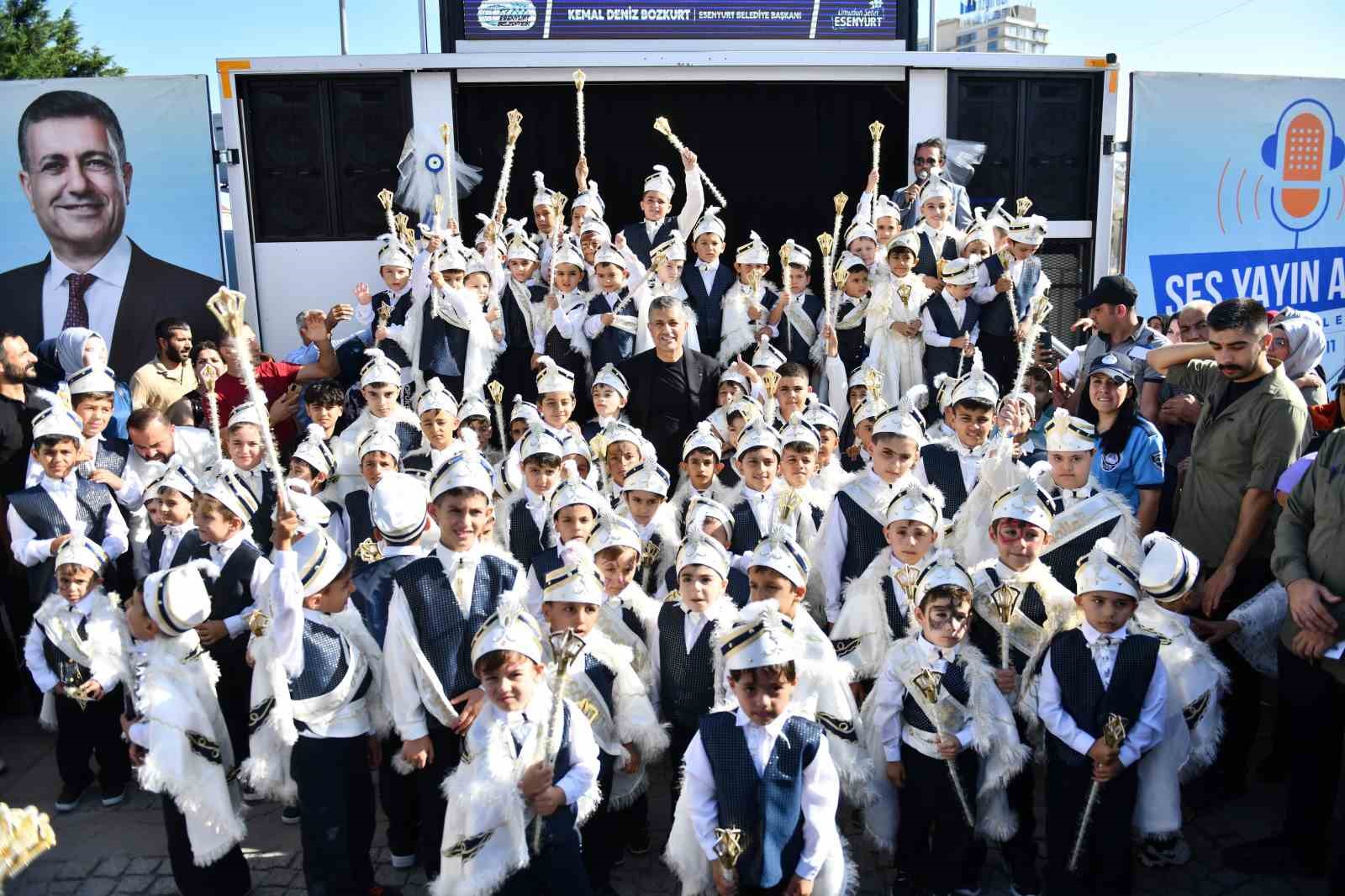 Esenyurtlu minikler Sünnet Şöleni’nde gönüllerince eğlendi