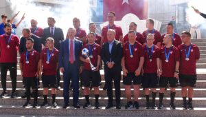 Down Sendromlu Futsal Milli Takımı’na coşkulu karşılama