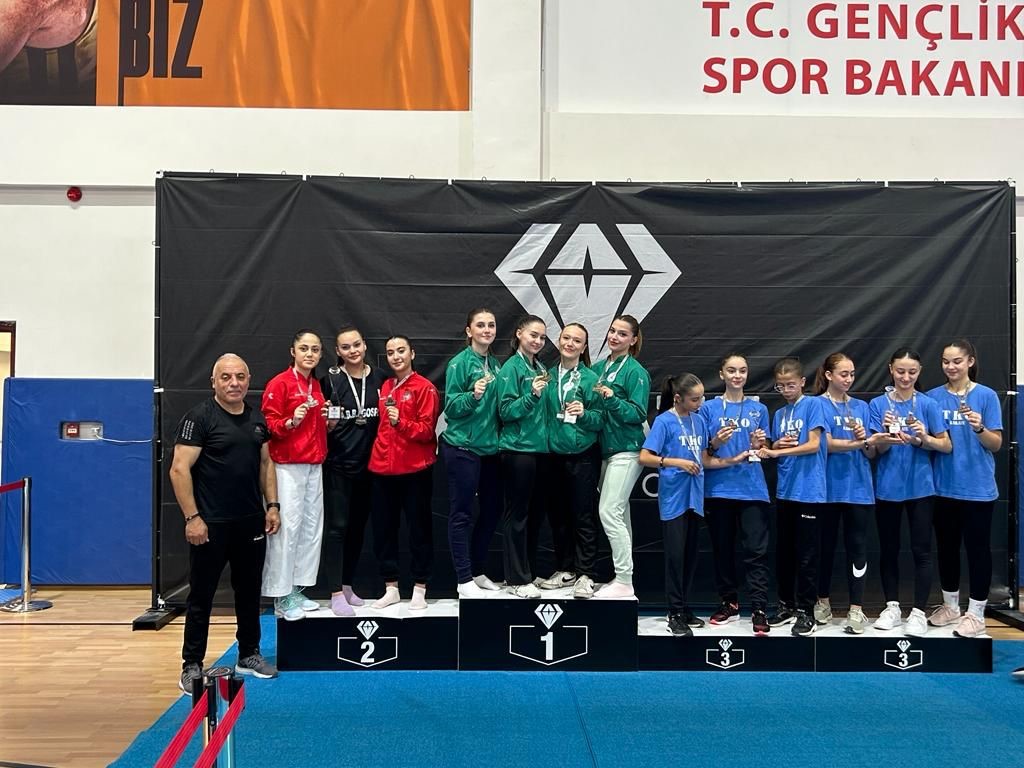Gaziosmanpaşalı karatecilerden Diamond Cup’ta 13 madalya