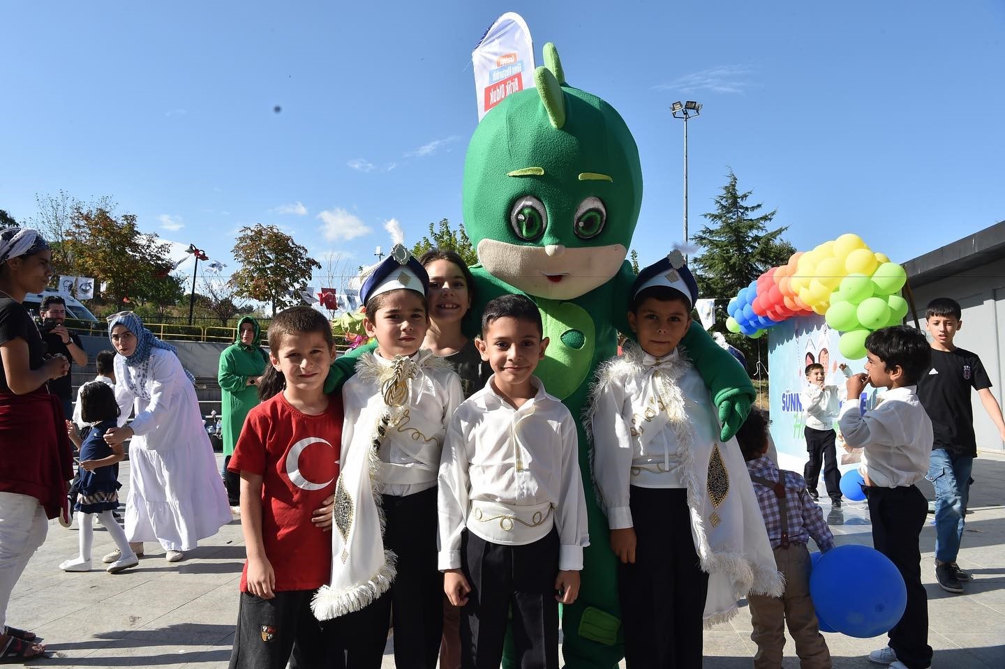 Avcılar’da toplu sünnet töreninde 350 çocuk sünnet oldu