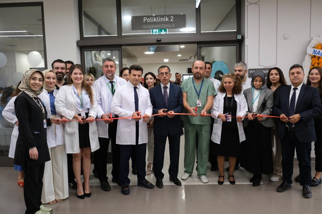Başakşehir Çam ve Sakura Şehir Hastanesi Dermatokozmetoloji Merkezi açıldı: “Estetik uygulamalar güvenilir ellerde yapılacak”