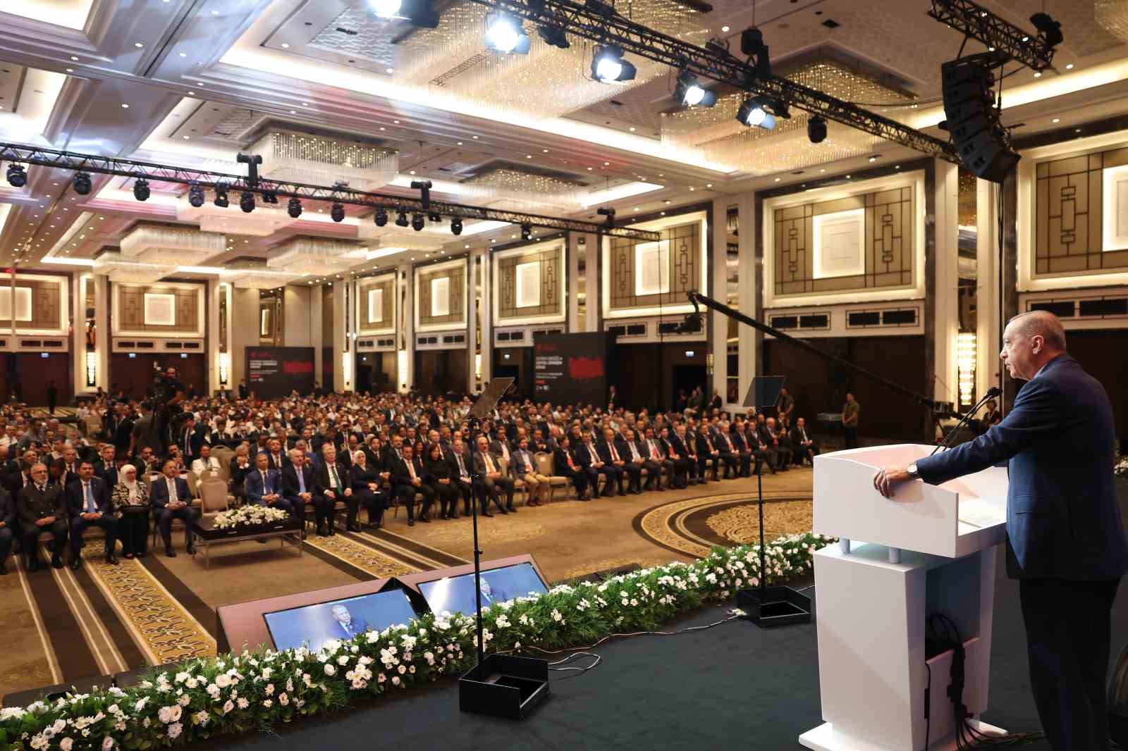 Cumhurbaşkanı Erdoğan: “Ülkemizin 81 vilayetinin tamamını deprem bölgesi olarak görüp çalışmaları yürütmemiz gerekiyor”