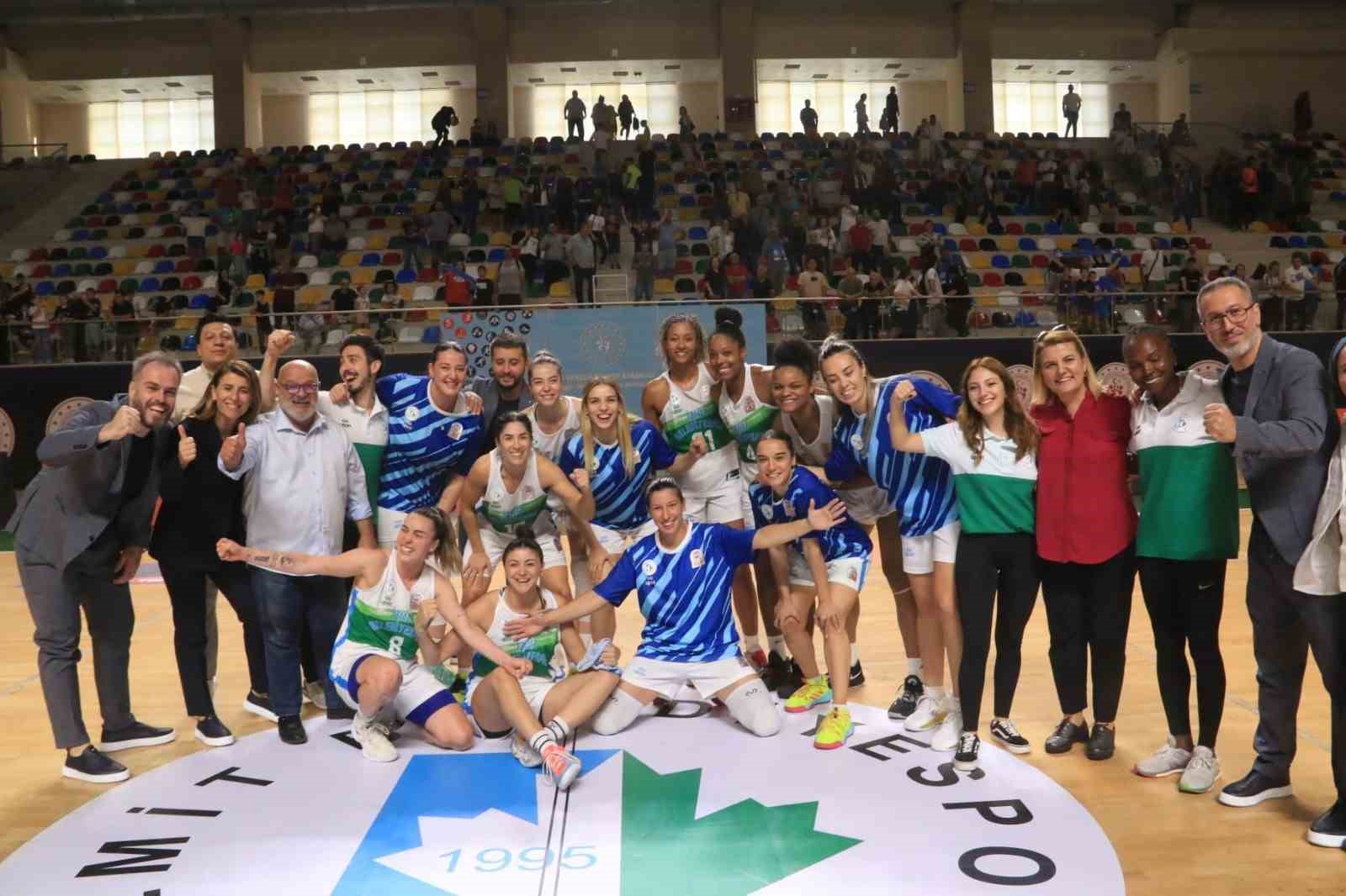 KBSL: İzmit Belediyespor: 76 – ÇBK Mersin: 71