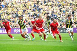 Trendyol Süper Lig: Fenerbahçe: 1 – Antalyaspor: 1 (İlk yarı)