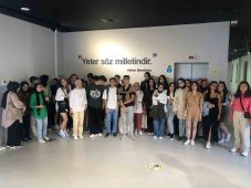 Darıcalı gençler Demokrasi Adası’nı gezdi